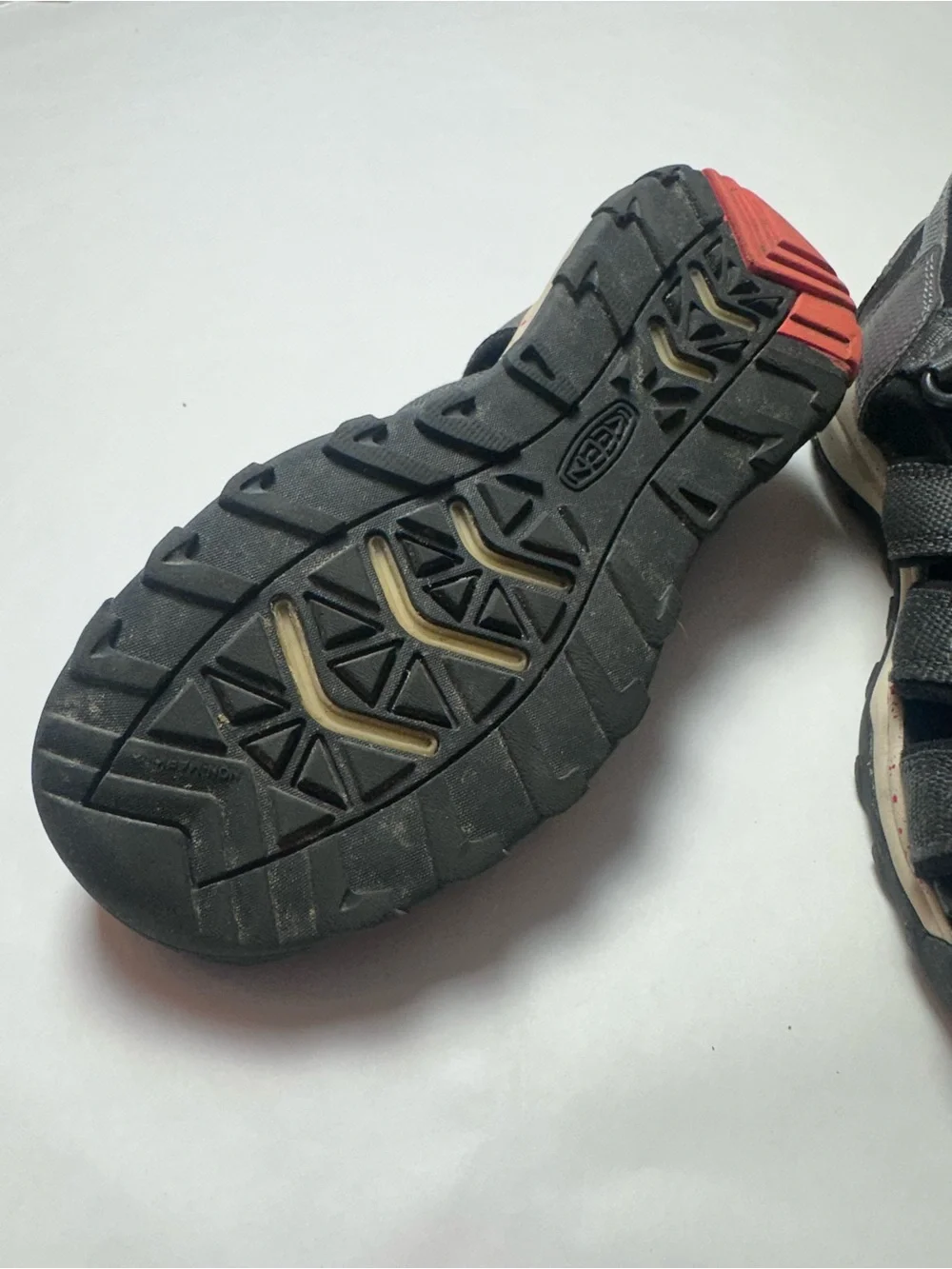 KEEN Newport H2 Youth 2 EU 34 Black Red Waterproof Hiking Water Sandals
